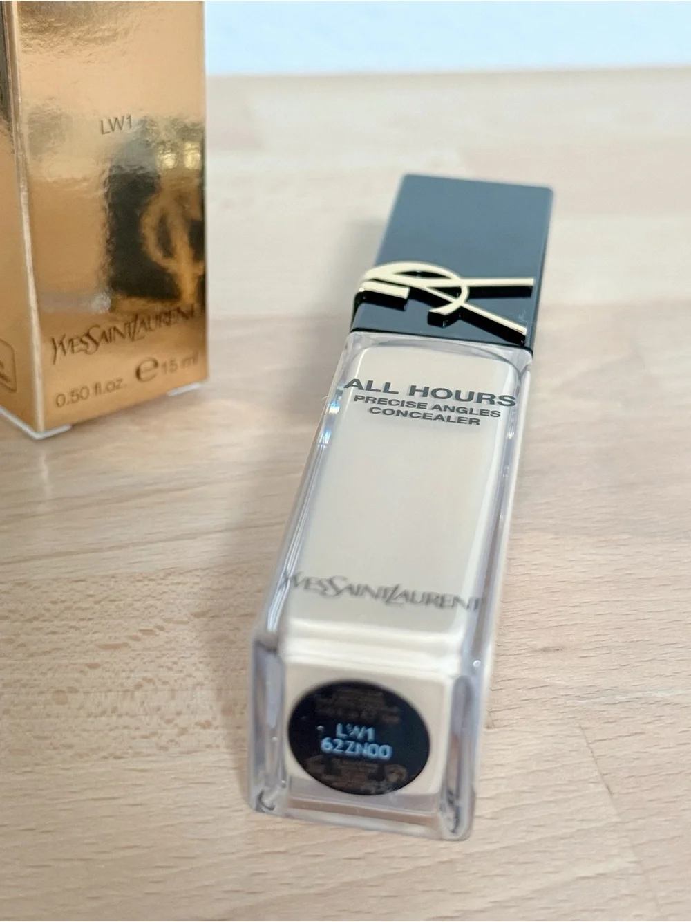 Yves Saint Laurent All Hours Precise Angles Concealer - Light Shade LW1